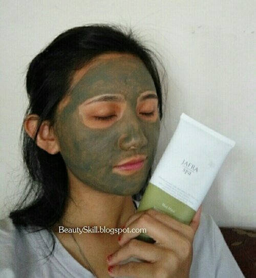 Hai hai yang lagi cari Mud Mask boleh ni kepoin post aku hati ini, cek di bio untuk link nya ya..^^ #clozetteid #photooftheday #mask #mudmask #jafraindonesia #jafra #spa #instagood #instamood #instagram #instacool #likes #likeforlike