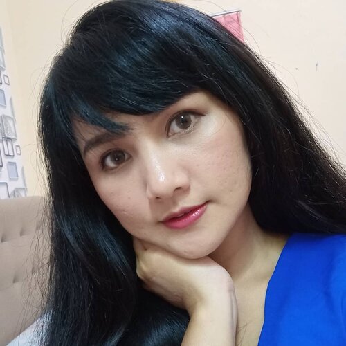 Saat nya diri ini selfi-an setelah sekian lama liat muka sendiri aja nek..🤣😅🤣
.

Btw, cocok gak ya pake soflens warna coklat ini??🙄
.

#clozetteid #naturalmakeup #makeup #glossylips #glowingskin #glowing #glowingmakeup #soflens