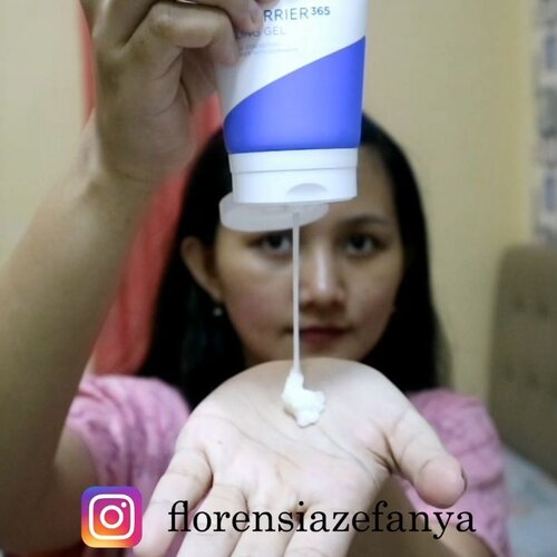 Peeling favorite..😍😍.Setiap kali selesai pakai peeling ini, kulit pasti terasa super halusssss....Peeling ini dari @aestura.official , selain peeling aku juga punya toner, creamnya,dll...Semua nya aku suka karena bisa melembabkan kulitku yang kering..😍.#clozetteid #peelingwajah #aestura #peeling #peelinggel #peelingfacial #peelingmask #skincarekorea