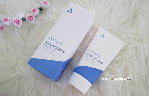 Kalau sebelumnya aku udah pernahshare ke kalian mengenai pelembab dari @aestura.official sekarang aku mau share tentang peeling gel nya mereka nih...Super duper enak banget dipakai, dan pastinya hasil nya enak di wajah...Buat yang punya kulit sensitif dan lagi jerawatan pun menurutku aman banget pake ini, teksturnya lembut dan gak perlu menekan terlalu kuat dia udah bisa ngangkat kotoran atau sel kulit mati di wajah...Produk ini bisa kalian beli di shop aku di Charis ya ( hicharis.net/florensiasella/ckk ).Isinya banyak banget dan pemakaiannya super duper hemat banget, harus dicoba pokoknya..👌.#clozetteid #charisceleb #charisreview @charis_celeb @hicharis_official #aestura #peeling #peelinguntukkulitsensitif #peelinggel