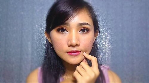 Night Makeup by @florensiazefanya 😂😂 Product yang aku gunakan :
1. Nivea Makeup starter 2in1 Moisturizing Day Serum 
2. Revlon Colorstay 320 
3. The Seam Cover Perfection Tip Concealer 1,5 
4. Inez eyezone Night Transclucent Cream @inezcosmetics
5. Inez Profesional Color Eyeshadow Palette @inezcosmetics
6. Mukka Cosmetics Eyeliner 
7. Morisse bulumata 3632 @morisse_bulumata
8. City Color Contour Effects 2
9. City Color Spotlight Highlight
10. NYX Ombre Blush Fard Ombre ( OB03 )
11. Inez Lucious Liquid Lipstick ( 03 )
12. My 1st Tint 7Hara ( Maple Red )

#clozetteid #nightmakeup #makeup #Beautiesquad #Bvlogger #KBBVmember #beautynesiamember #beautyblogger #beautyvlogger