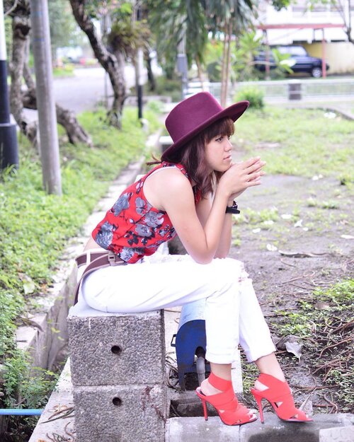Don't ask for an easy life, ask for the stronger you.
Happy Independence Day, Indonesia!! Be strong 💪🏻🇮🇩 #merahputih #merdeka
.
.
.
#blogged #blog #blogger #fashionblogger #fashion #streetstyle #style #lookbook #ootd #ootdmagazine #ootdindo #lookbookindonesia #ootdyk #chictopia #nikon #nikonindonesia #nikonfashion #fashionblog #photoofheday #outfit #fashionselection #peopleinframe #Clozette #ClozetteID
