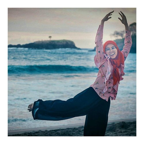 dance with you... 💃
.
.
.
.
#ceritaraju #clozetteid #rajukeliling #travelblogger #traveller #bali #karangasem #indonesia #wonderfulplaces #backpacker #explorebali