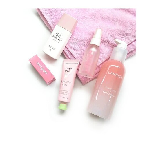 I know it's late to post for#PinkWednesday ...Products in pink colored packaging I use yesterday :#laneige Fresh Calming Gel Cleanser#pixibeauty Rose Flash Balm#altheakorea Petal Velvet Sunaway#keepcool Shine Mist#romand Zerogram - Dusty Pink -------✨✨✨✨✨✨✨#abskincare #abcommunity #skincareflatlay #kbeautyblog #beautycommunity #abbeatthealgorithm #clozetteid #discoverunder5k #kbeautyunicorns #rasianbeauty #altheaangels