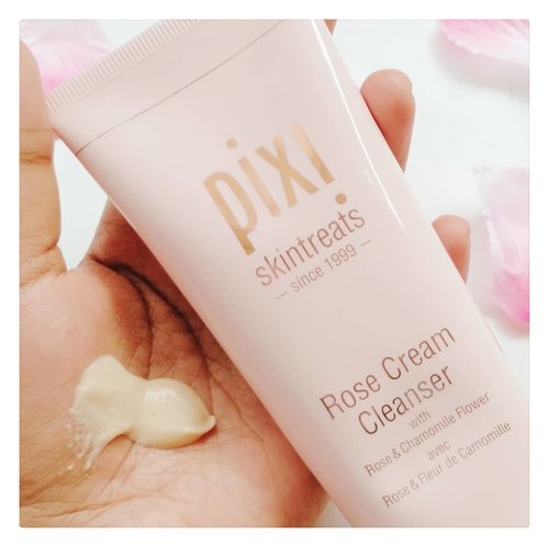 Here is the cleanser that I forgot to include in previous post ⤵️🌿@pixibeauty Rose Cream Cleanser*📝 RATING: 3.5/5---Even before I start using this, I was planning to use this on my body, because I'm not a fan of rose scent. Unlike other #pixibeauty products with rose-infused ingredients, in my opinion, this one doesn't smell like a rose🌹 🥀 Packed in a squeezed tube 🥀 The cream cleanser color is beige cream🥀 Since this is a cream, so it doesn't lather at all🥀 It can be used as a first or second cleanser, but I prefer the latter🥀 Cleanses without stripping and leaves my skin feeling clean also smoother ---Repurchase? NOThis is a good basic cream cleanser, but I don't feel anything special when using this--〰️〰️〰️〰️〰️--*Gifted by brand for review purpose#clozetteid#pixibeauty #indirads #skincarecommunity #skincareobsessed #discoverunder5k #skincareenthusiast #beautybloggerindonesia #365inskincare #skincarereview #pixigiftedme