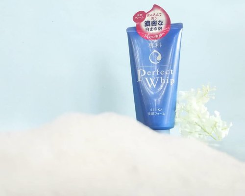 Have you heard about Senka Perfect Whip Facial Foam?
This is No. 1 facial foam in Japan for 8 years and you know what makes it so special?

Because this facial foam can produce lots of foam! You can make bubbles and play with it!

It is more hygienic because your hand doesn't touch your facial skin directly, what touch you is only foam ^^ ❤❤ Will it make my skin dry? Sure wanna know?
Find your answer on :
bit.ly/runasenka for english post, or
bit.ly/runasenka-id for bahasa version.

Thank youu 💕❤
Have a nice day, sweeties! - runachoo.com

#clozetteid #clozette #senka #shiseido #perfectwhip #beautyreview #blogger #beautyblogger #beautiesquad #kbbvmember #setterspace #beautinesiamemberblogger #femalebloggers #bloggerceria #bloggerlife