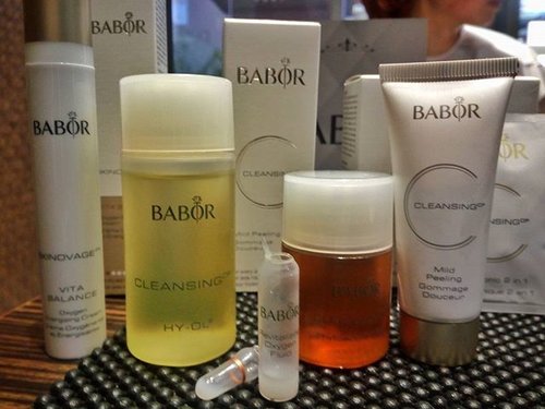 @baborindonesia the skin care from Germany and it's been 1956.

Here's the signature product from @baborindonesia. You must try and feel the difference on your skin 👌
@cosmoindonesia @lepolita_I'd
#baborindonesiaxcosmoclub .
.
.
.
.
.
.
.
.
#clozetteid #makeup #Blogger #indonesianblogger #BlogReview #beautyenthusiast #FashionEntusiast #BeautyLovers #FashionLovers #LifeStyleBlogger #beautyblogger #indonesianbeautyblogger #indonesianfemaleblogger #femaleblogger #indobeautyblogger #LifeIsGood #enjoylife #Like4Like