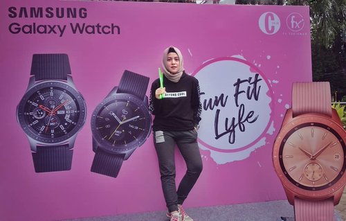Early morning at Samsung 'Fun Fit Lyfe'...banyak banget keseruan di pagi ini ada pound fit, boostcamp, dan cooking class. Thanks @samsung_id @cosmoindonesia for having me ....#connectedwithlyfe #GalaxyWatch #FunFitLyfe #ClozetteID #personalblogger #personalblog #indonesianblogger #lifestyleblog #Hijab #likeforlikes