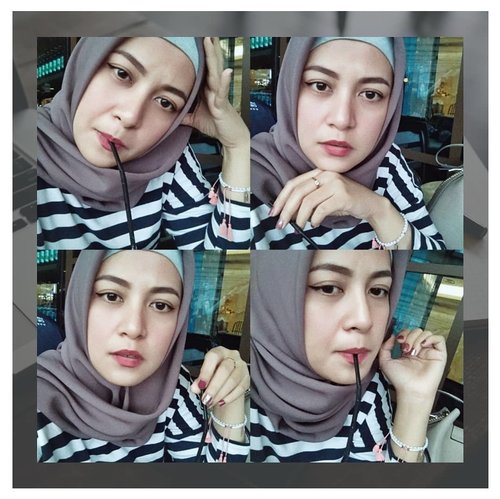Haiii 👋 nothing special here hanya wanita dewasa a.k.a ibu2 😁 yg sedang minum sambil selfie atau selfie sambil minum? 🙄🙄🤨...#ClozetteID  #personalblogger #personalblog #indonesianblogger #lifestyleblog #Hijab #likeforlikes