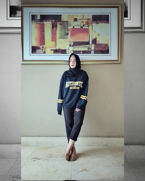 Selamat pageeh,Muka Masih muka bantel banget, sembab sembab gitu 😴😴 Abis breakfast lanjut tidur lagee...#ClozetteID #personalblogger #personalblog #indonesianblogger #lifestyleblog #Hijab #likeforlikes