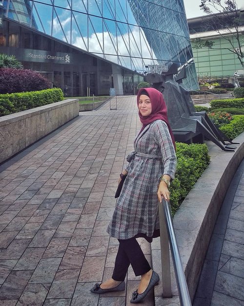 Visit Hongkong Stock Exchange....#ClozetteID #ShoxSquad #personalblogger #personalblog #indonesianblogger #lifestyleblog #Hijab #likeforlikes