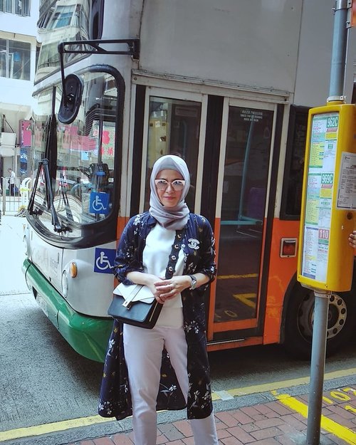 HongKong Bus 🚌🚌#BachtiarsHoliday #HK2018 ....#ClozetteID #shortgateway #gateway #holiday #familyholiday #personalblogger #personalblog #indonesianblogger #lifestyleblog #Hijab #Hijabootd #likeforlikes