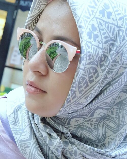Wajah lelah dari jam 3 bangun dan blm tidur sampe skrg ditutupi saja dengan kaca mata saja.

Tapi lumayan seger setlah liat barang2 di @johorpremiumoutlets. 😍😍😍😀😀 Anyway aku pake hijab dari @heaven_lights
.
.
.
.
.
.
.
.
.
.
.
.
.
.
.
.
.
.
.
#clozetteID #LYKEambassador #Blogger #indonesianblogger #beautyenthusiast #FashionEntusiast #BeautyLovers #FashionLovers #LifeStyleBlogger #beautyblogger #indonesianbeautyblogger #indonesianfemaleblogger #femaleblogger #indobeautyblogger #like4like