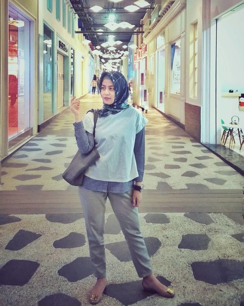 Lorong cantik di @pvjofficial ...#ClozetteID #personalblogger #personalblog #indonesianblogger #lifestyleblog #Hijab #likeforlikes