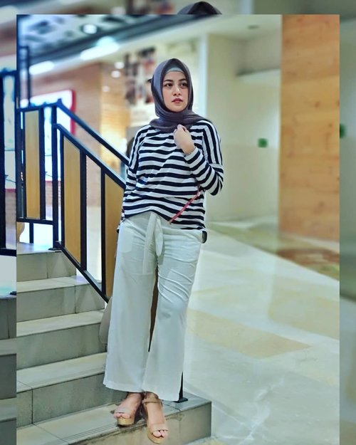 Bahagiak aku tuh kalo udah hari #Jumat , ngebayangin bsk bakal bangun siang, leyeh-leyeh bareng anak2, mandi cukup sekali digabung antara mandi pagi dan mandi sore 🤪🤪 ...#ClozetteID #personalblogger #personalblog #indonesianblogger #lifestyleblog #Hijab #Hijabootd #likeforlikes