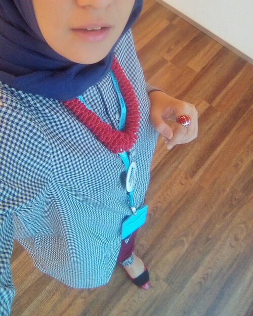 < office hour >
.
.
.
#clozetteid #instabeauty #instalook #hijabgram #hijabfashion #instagood #like4like