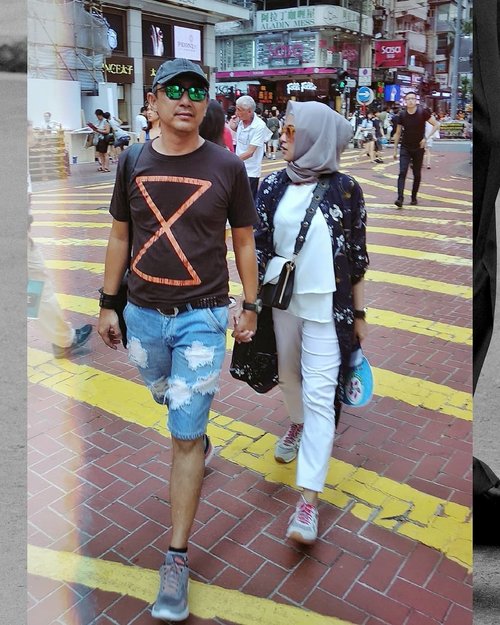 Partner for almost 20 years #Menuju13Tahun
#Bachtiarsholiday #HK2018 .
.
.
#ClozetteID #shortgateway #gateway #holiday #familyholiday #personalblogger #personalblog #IndonesianBlogger #lifestyleblog #Hijab #Hijabootd