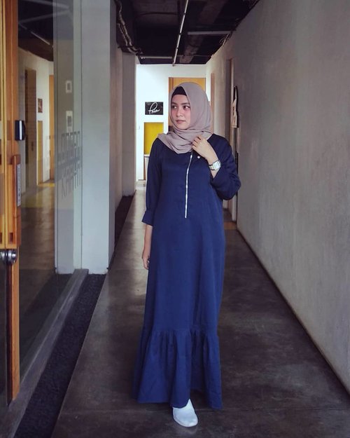 Dress @antiiqahijabBaju gak jauh2 dari warna biru abu2, hitam, putih. Yang aman2 aja saya mah orangnya. ....#ClozetteID  #personalblogger #personalblog #indonesianblogger #lifestyleblog #Hijab #likeforlikes