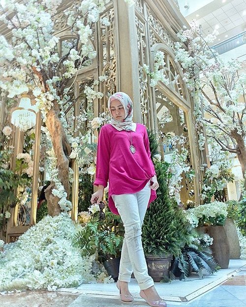 Dear @plaza_senayan ,I would walk in your enchanted garden with thousands of beautiful flowers to saying "Happy 21st anniversary. May your days ahead be as beautiful as your enchanted Garden".......................#plazasenayan #plazasenayan21stanniversary #PS21stanniversary #plazazenayangiveaway #plazasenayansnapandwin.#clozetteid #Blogger #indonesianblogger #beautyenthusiast #FashionEntusiast #BeautyLovers #FashionLovers #LifeStyleBlogger #beautyblogger #indonesianbeautyblogger #indonesianfemaleblogger #femaleblogger #indobeautyblogger #cgstreetstyle #ootd #outfitoftheday #streetstyle #fashionaddict #streetfashion #dailyfashion #womanfashion #fashionable #instafashion#Like4Like