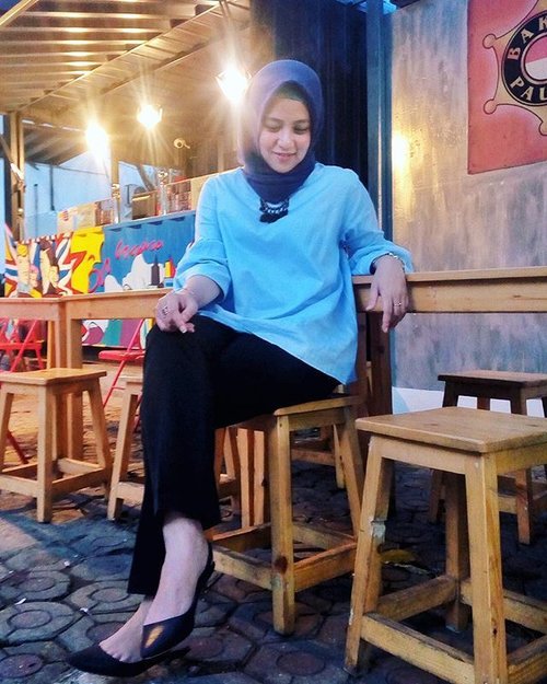 Sometimes I gotta vibe alone to really understand some things #metime ..........#clozetteid #ootd #fashion #Blogger #indonesianblogger #BlogReview #beautyenthusiast #FashionEntusiast #BeautyLovers #FashionLovers #LifeStyleBlogger #beautyblogger #indonesianbeautyblogger #indonesianfemaleblogger #femaleblogger #indobeautyblogger #LifeIsGood #enjoylife #Like4Like