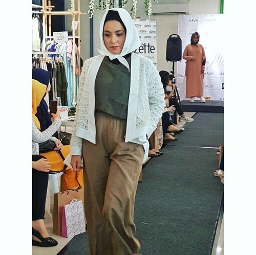 Hava x Gaudi x Wardah Muslim Fashion Street
Wardrobe by @havaid . Love this jumpsuit. 
#runway #trunkshow #muslimfashionstreet #havaxgaudixwardah #clozetteid