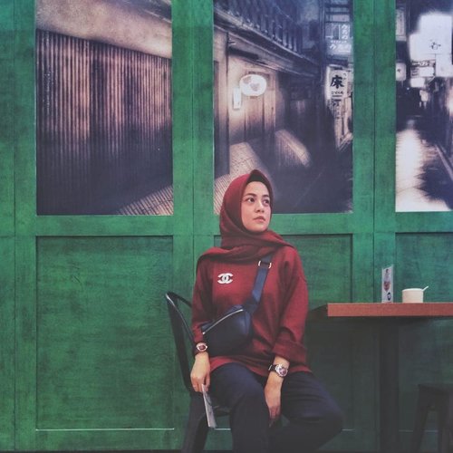 Maroon + Green ....#ClozetteID #ShoxSquad #personalblogger #personalblog #indonesianblogger #lifestyleblog #Hijab #likeforlikes