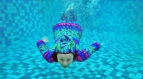 Free your mind, take your mark
Jump in the water and swim as fast as you can.

Berenang adalah olahraga favoritku krn gak perlu keluarin keringat tp bisa membakar kalori. Kegiatan ini dapat dimanfaatkan juga untuk rekreasi dan relaxing. Gaya favorite buat aku adalah gaya katak. Let's practice like a champion. Gimana dengan kalian @oky_miranda @anndhyt, apa sih aktivitas favorite kalian ? 
#GLITZ2NDANNIVERSARY #GreatVibeChallenge @glitzmediaid .
.
.
.
.
.
.
.
.
.
.
.
.
.
.
.
.
#clozetteid #makeup #fashion #lifestyle #Blogger #indonesianblogger #BlogReview #beautyenthusiast #FashionEntusiast #BeautyLovers #FashionLovers #LifeStyleBlogger #beautyblogger #indonesianbeautyblogger #indonesianfemaleblogger #femaleblogger #indobeautyblogger #LifeIsGood #enjoylife #Like4Like