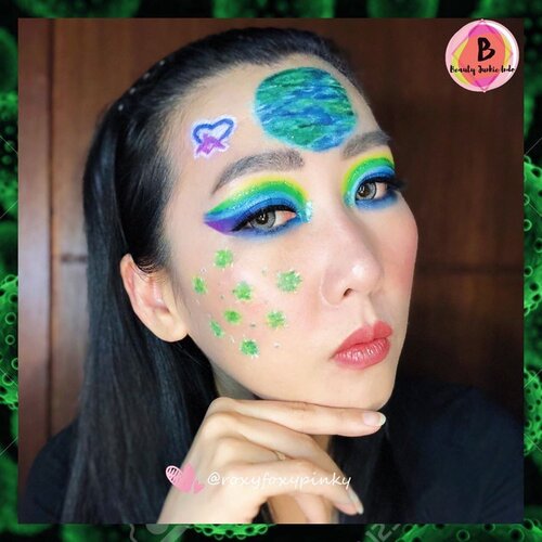 Saat ini Dunia Sedang Tanggap Darurat Waspada akibat VIRUS COVID-19🦠 🦠 @beautyjunkie.indo bersama kawan2 yg lainnya ingin mengkreasikan Moment tersebut kedalam sebuah Karya Merias Wajah.Dan Semoga Wabah ini cepat berlalu supaya semua orang di Dunia ini bisa kembali tersenyum.Stay At Home & Cintai Keluarga Kalian.Jangan Lupa Cuci Tangan setiap akan atau setelah memulai sesuatu supaya dapat memutus mata rantai Virus Covid-19Yuks geser ke slide selanjutnya supaya bisa melihat kreatifitas kawan2 kami yg laennya.#beautyjunkieindo #bjicollabcovid19 #covid19 #selfquarantine #dirumahaja #workofhome#100daysofmakeup #muaxdiscover #eyemakeupinspiration  #eyelook #makeuplooks #makeupideas #colourfulmakeup #creativemakeuplooks #bunnyneedsmakeup #wakeupandmakeup #cchannelbeautyid #clozetteid #lemonsquad @clozetteid