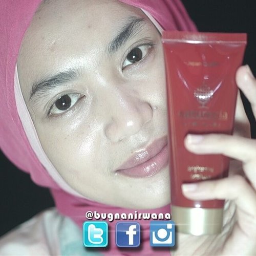Cintaah.. Go open my youtube channel (link in my bio) to find out how to make your skin brighter, smoother, younger, in just 30 second !! #clozetteid #beautynesiaxnaturecia #beautynesia #naturecia @beautynesia.id @naturecia_indo #skincare #exfoliator