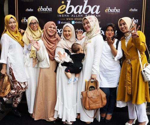 Acara syukuran launching E-Commerse Muslim Terlengkap di Indonesia. 
Congratulation buat @ebaba_id InsyaAllah mendatangkan banyak berkah buat kita semua.
.
www.ebaba.com memenuhi segala kebutuhan umat Islam dari lahir sampai akhir hayat. Selain itu juga ébaba memberikan berbagai informasi dan pengetahuan seputar islam dalam fitur-fiturnya.
.
Langsung download aplikasi nya di play store yak..
.
.
.
.#ebaba #ecommerse #muslim #terlengkap #ebabaxhijabblogger #ebabaxindonesiahijabblogger #hijabblogger #blogger #launching #lfl #syukuran #clozette #clozetteid #starclozetter