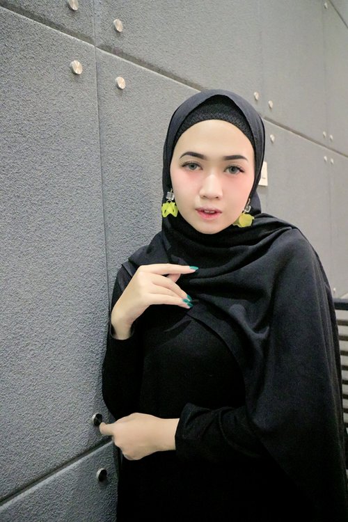 Black with Yellow touch never wrong  #ClozetteID