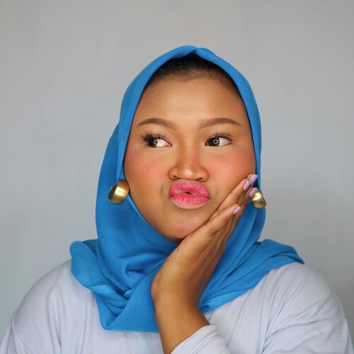 Kira kira bikin apa lagi yaa? Coba bantu kasih ide dong! Sambil nunggu kelar sama bang Lucifer 🥰 #makeup #clozetteid #indobeautysquad