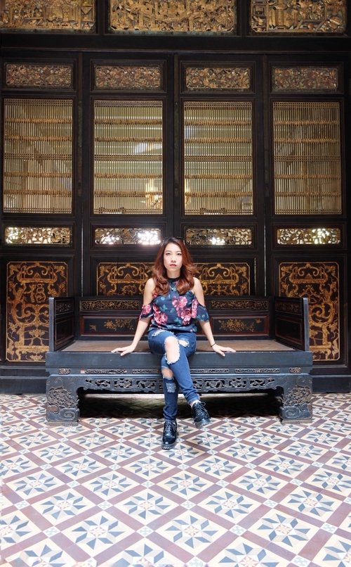 You were given this life, because you were strong enough to live it

#penang #penangisland #visitpenang #instalife #ootd #potd #qotd #lookbookindonesia #clozetteid #clozettedaily #holiday #travel #travelblogger #streetart #explorepenang #travel #travelphotography #streetart #cheongfatttzemansion #cheongfatttze