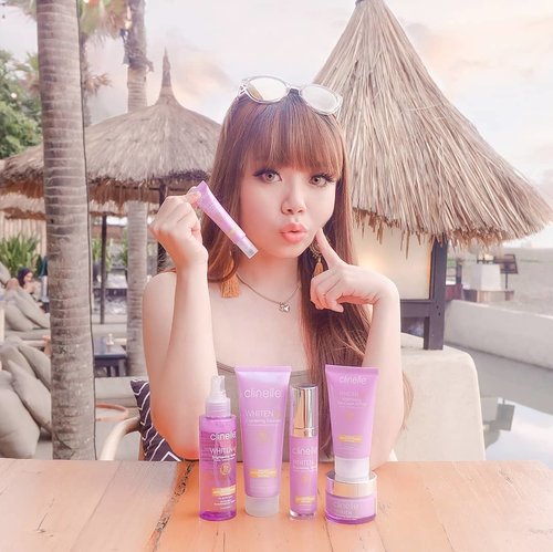 Going to Bali for a vacation is amazing, but the weather is super humid and the sun is blazingly hot!🔥🌡️
ー
Luckily I bring @clinelleid Whiten Up series, the newest skincare collection from Clinelle that has Anti-Photoaging Technology and Great Mullein Flower extract - which can absorb the harmful UV radicals then transform the energy to a source of light that illuminates the skin from within 😳✨ Sounds exaggerating? NOPE! I've tried many @clinelleid products before and I do love most of them, but the Whiten Up series are definitely my favorite.
ー
Review's gonna up in few more days - lemme finish the 14 days trial first okay, before start spilling the tea about these amazing products in my blog! 👯‍♀️
ー
#clinelleid
#7secretstohappyskin
#clinelle
#clinelleindonesia 
#radiatethebrightness 
#thetruehealthyradiantskin 
#clinellewhitenup
#clozetteid
#bloggerindonesia
#bloggerperempuan
#skincare
#sbybeautyblogger 
#surabayabeautyblogger
#beautyinfluencer 
#honestreview
#beautybloggers 
#beautybloggerindonesia
#indobeautygram
#skincareroutine