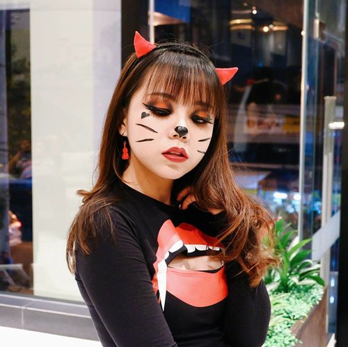 » please swipe for more cute pics «

this is my halloween look for @sbybeautyblogger & @jejeradiosby Halloween Party ★
I'm a cat and devil hybrid - or to put it simple, I'm a dead cat? 😿
.
.
.
special thanks to our sponsors:
@jejeradiosby 
@womanblitz 
@sbybeautyblogger 
@hotel88kedungsari
 @makeoverid
@realfitid
@gloskinclinic 
#sbybeautyblogger #sbbevent #sbbhalloweenbash
#clozetteid
#猫
#ねこ
#かわいい
#ハロウィン 
#ファッション 
#halloweenmakeup 
#halloween
#styleblogger 
#beautyblogger 
#bblogger
#beauty 
#makeupdaily 
#wakeupandmakeup