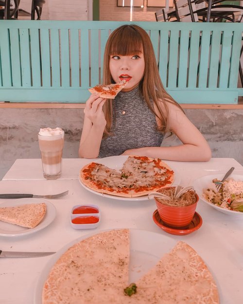 When you have a table full of 🍕 but you still want a piz-za attention from him (and he's been ghosting you for years)
.
🍕
OMG this pic is definitely my faveeee pic of the year. The color palette, the plating, that bear 3D latte art... Everything about this pic is so aesthetically pleasing!!✨ Please be prepared with loads of pizza (and OOTD) pics that I'm going to upload soon bcs I'm so in love with all the pics taken at @thelocalist.sby ☕
.
🍕
#clozetteid 
#cafesurabaya 
#kulinersub 
#kulinersby 
#kulinersurabaya 
#anakjajan 
#workwithCarls 
#bunnysisters 
#BunniesxTheLocalist
#aesthetic
#pastel
#コーディネート
#コーデ
#今日のコーデ 
#今日のファッション
#フード 
#goodplaceid 
#goodplacesby 
#foodies 
#foodblogger 
#foodpedia