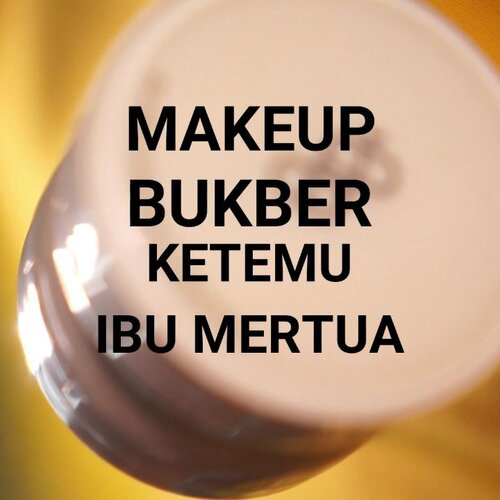 Siapaa yang mau buka bersama keluargaa dan ketemu ibu mertua.... Cus lah bisa dipake ini tutorialnya biar makin disayang mama mertua🤣😍 Yang belum punya mertua? ya calon mertua. yang single? ya makeup aja sih bikin seneng diri sendiri.🤣 Produk yang aku pakai:

Face:
@socialcosmetics cushion 03 Medium
@altheakorea Flawless Creamy Concealer 04
Ponds BB Powder
@makeoverid contour kit
@avionebeauty x @inivindy Magic (mbois)
@wardahbeauty blush on seri D

Eyes & eyebrow:
@fanbocosmetics perfect pairs Lip & Eye 02
@fanbocosmetics percious white eyeliner
@purbasari_indonesia @purbasarimakeupid Ultra smooth brow liner soft black

Lip:
@fanbocosmetics
Perfect pairs lip and eye 02

Btw temen2 lebih suka video square kaga gini, atau wide kaya biasanya?

#clozetteid #makeupseharihari #makeup #love #makeupbukber
alas video ini inspired by (siapa lagi kalo bukan @heidianatjahjadi 🤣🤣) #videoalaheidi