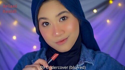 Selamat Idul Adha temen-temen yang merayakan.. Btw di malam takbiran ini aku review lip product terbaru @makeoverid . Ini adalah satu shade @makeoverid Color Hypnose Creamy Lip Matte yang aku suka. Kamu udah nonton? Kalo belum nonton ,linknya di bio aku yah.#clozetteid #makeover #makeovercolorhypnosecreamylipmatte