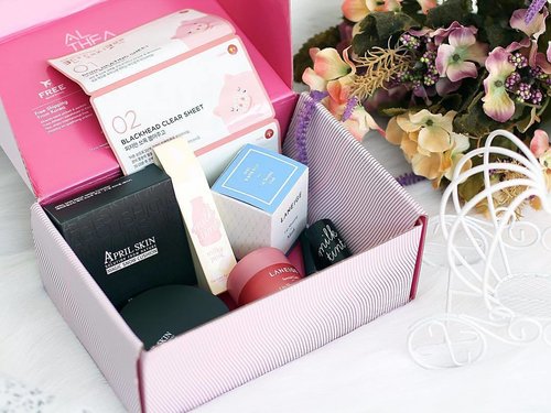 Couldn't be more happier! Finally receiving my #pinkbox from #altheakorea 💕Haul soon on the blog (castleindeair.blogspot.com) kindly do check it out!_____This is a collaboration between @altheakorea x @sbybeautyblogger #sbbxalthea