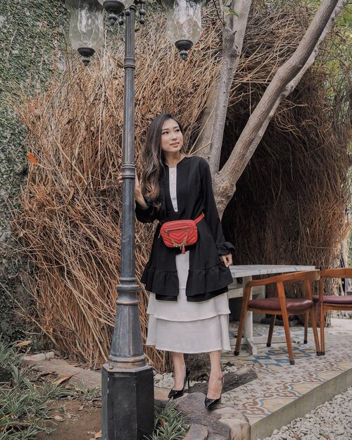 once upon a time, in wkwkland🗼🎠🎡.👜👡 @aldo_shoes 🧥 @oobaby_co 🏰 @petrichor.cafe ..#ootdindo #clozetteid #lookbookindonesia #aldocrew