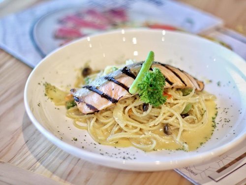 Grilled Yuzu Salmon Pasta 🍝 😋 #epicurosgrill #clozetteid