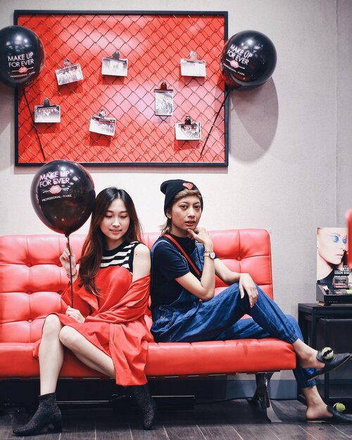 Congratulations @makeupforeverid for the grand opening of the first and only one boutique in Surabaya at @pakuwonmallsby 🌹
👉🏻 with my early buddy @clarestatok 🙆🏻
Anyway, I'll review one of their best seller product; can you guess what's that? 😛 #makeupforeversurabaya #clozetteid