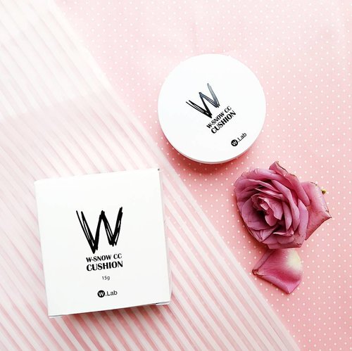 Got this amazing @w.lab W-Snow CC Cushion from @charis_official 💕 I'm really surprised at how much I like this cushion! I doubted that the #23 shade would be a good shade for my skin, but I'm actually quite pleased with how it turned out! This CC cushion is actually good. Upon the first application, it provided me with a decent medium coverage and my acne scarring was pretty much covered. It's so quick and easy! It last all day long and I love the finish of it. After about 2 hours, I noticed that it had set to dewy and luminous finish. My skin looks radiant and healthy. Yes. I would definitely recommend this cushion for any girls who are looking for a quick and easy way to apply their base product and want gorgeous, natural dewy skin💖

Grab yours now at https://hicharis.net/itachenn or simply click direct link on my bio🌟

#charis #charisceleb #wlab #cccushion #beautyblogger
#clozetteid