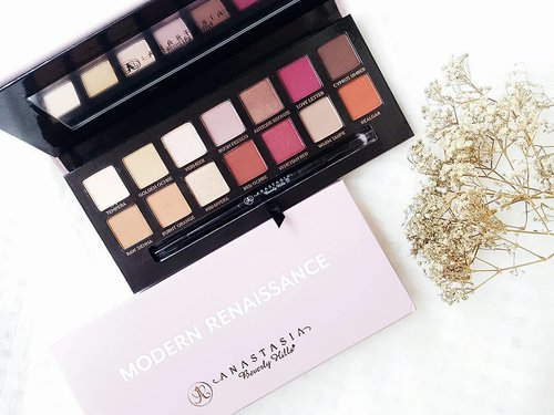 OMG! Look what came in my mail today! @anastasiabeverlyhills Modern Renaissance Palette 😍😍 Thank you so much @femaledailynetwork for this beautiful gift 💖

#ClozetteID #anastasiabeverlyhills #modernrenaissancepalette