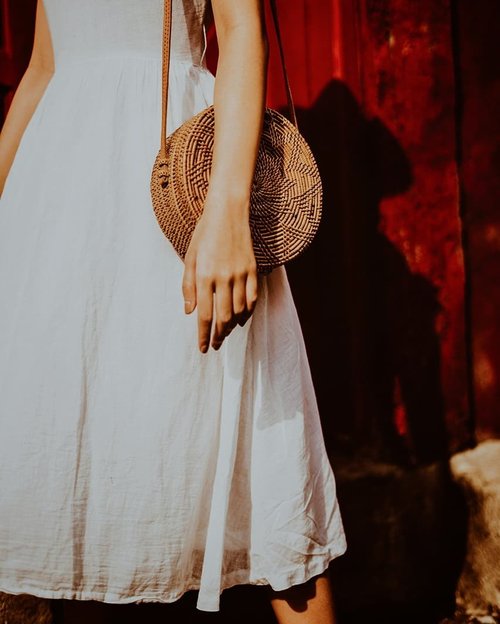 Sundresses are so flattering, comfortable and can be styled so many ways. And so much cooler for these hot months🌞 #fbloggers #neutrals #clozetteid