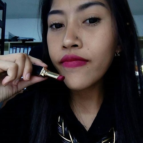 My make up using :
📌bb cream from #maybelline 📌#purbasarimattelipstick no 87 zamrud
📌eye brow from #maybelline
#purbasari87 
#clozetteid #lipstick