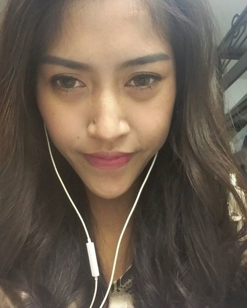 This is me again 😆😆😆
.
.
.
.
.
.
.
.
.
.
.
#mylook #mymakeup #mysoftlens #makeupaddict #makeuplover #likeforlike #indobeautygram #indonesiablogger #beautyblogger #blogger #beautybloggerindonesia 
#clozetteid #makeup #hair #selfie