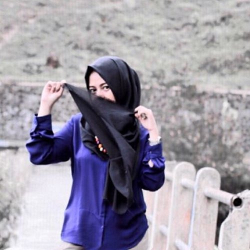 Can you give best caption or best comment for this photo?#vsco #vscocam #vscogood #vscodaily #vscocamers #instagram #instaday #instabest #instapic #instagood #instadaily #instalike #hijab #hijabers #hijabfashion #hijabstyle #hijabootd #hijabootdindo #hijaboutfit #blue #black #theexecutive #canon #canon_photos #canonphotography #diaryhijaber #clozette #clozetteid #clozettedaily