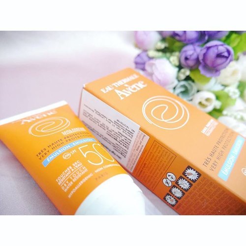 As someone with sensitive and acne-prone skin, facial sunscreens are really tough for me to find. I've been using this sunscreen for about 2 weeks. Here's my thought:
The packaging is excellent, very light texture doesn't feel greasy and sticky. The only con it leave slightly white cast but it dissapears in seconds. I love the uv protection it provides me when doing outdoor activities. You know, the uv rays can damage our skin even on cloudy days.
.
.
#clozetteid #avenesunscreen