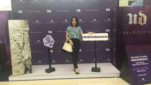 FINALLY THE WAIT IS OVER. URBAN DECAY IS IN INDONESIA *YAAAAYY*
#ootd for grand opening #udindonesia #cotw #floralspringstyle